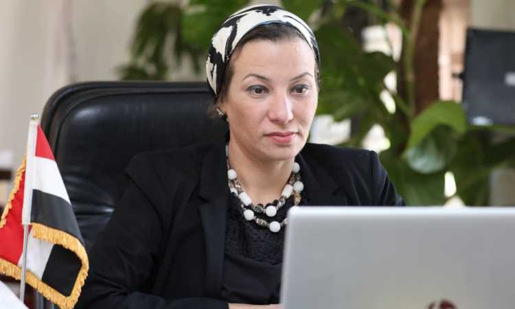 وزيرة البيئة