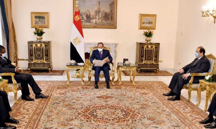 الرئيس مع وزير خارجية زامبيا