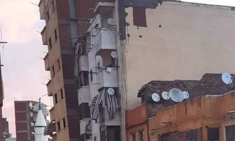 إخلاء عقار مائل في الإسكندرية