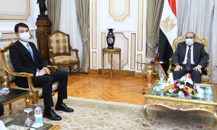 وزير الإنتاج الحربى