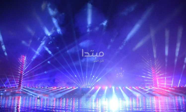 المتحدة تضى سماء القاهرة بالألعاب النارية احتفالا بالعام الجديد