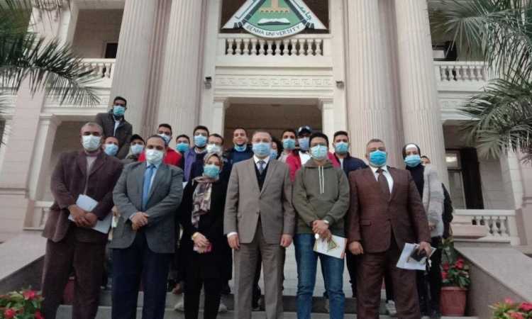 رئيس جامعة بنها مع اتحاد طلاب الجامعة