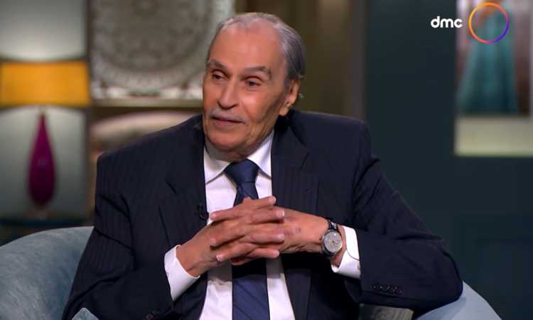 عزت العلايلى
