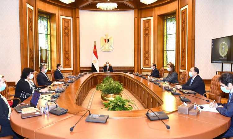 الرئيس السيسى يوجه بالتوسع فى استخدام الطاقة النظيفة من الغاز الطبيعى