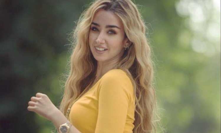 هنا الزاهد