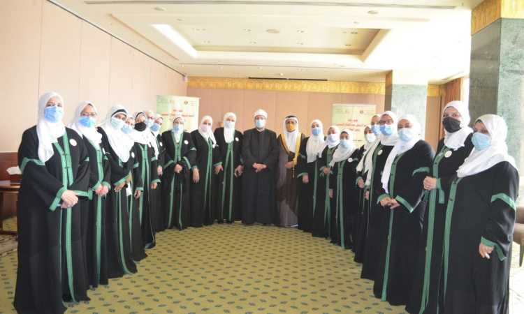 وزير الأوقاف والواعظات