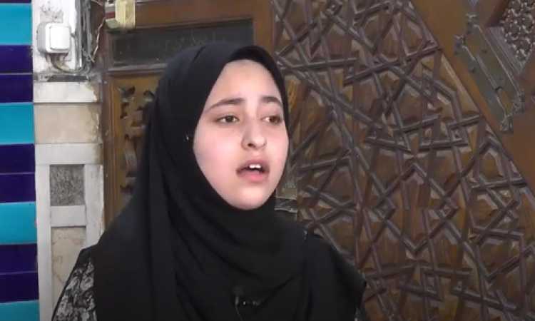 الطالبة زهراء لايق