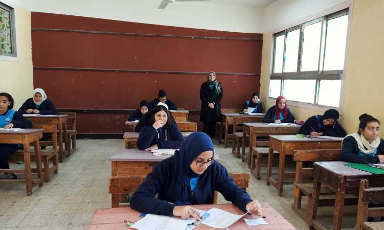 طلاب أولى ثانوى