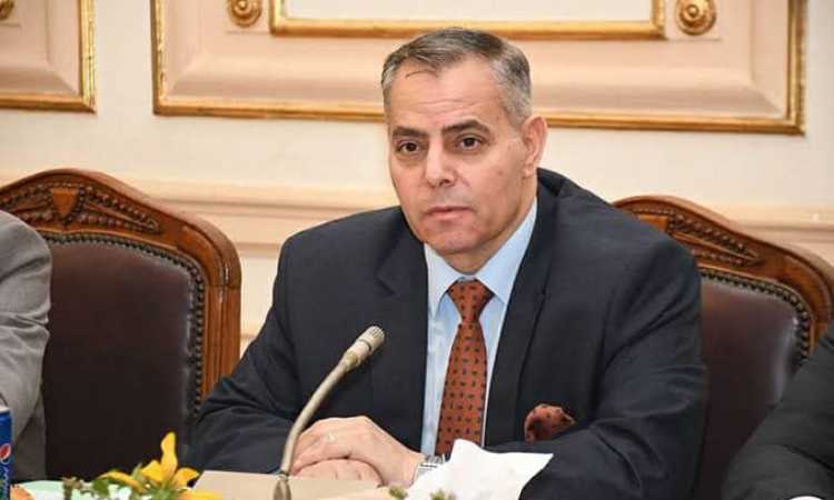 الدكتور صبرى السنوسى