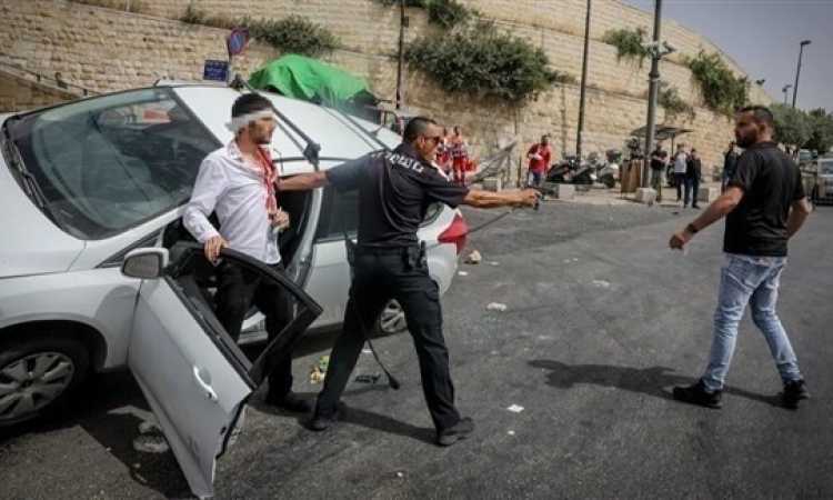 مستوطن إسرائيلى يدهس شابًا فلسطينيا