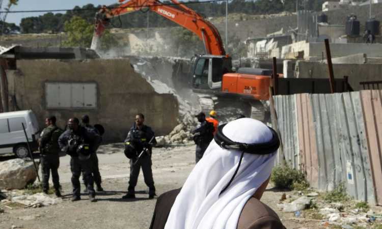 جانب من عمليات الهدم لمنازل الفلسطينيين