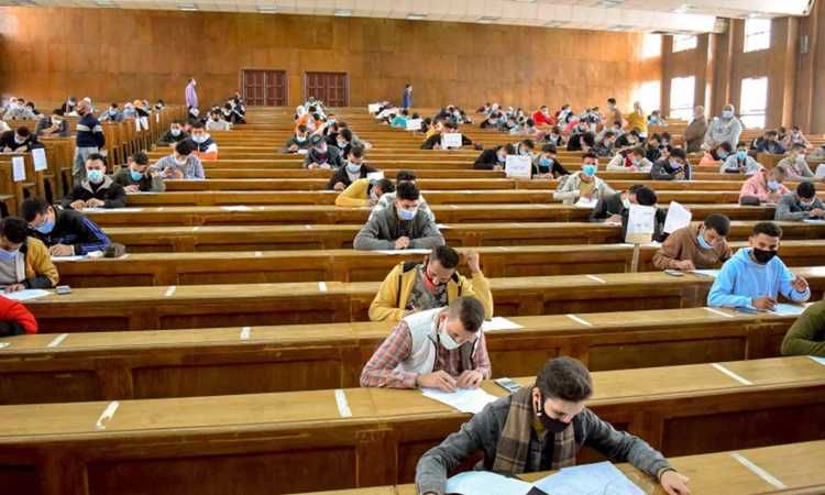 امتحانات الجامعات