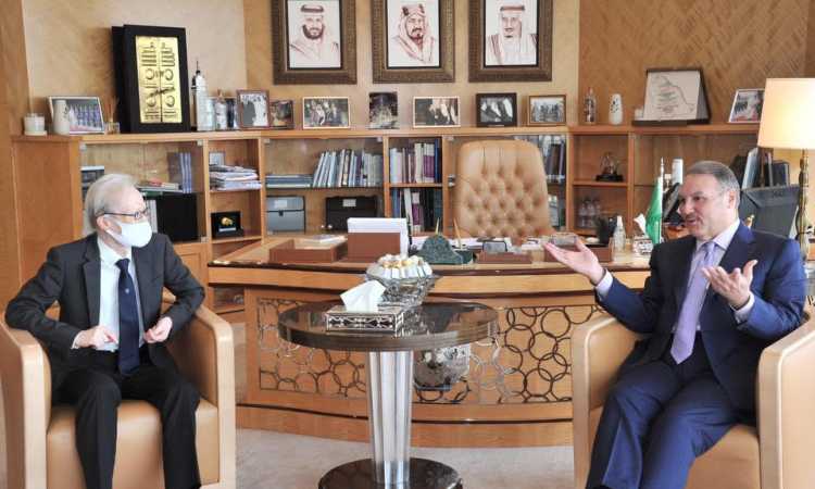 سفير المملكة لدى مصر يلتقى نظيره اليابانى