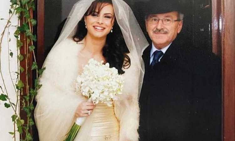 الفنانة نور