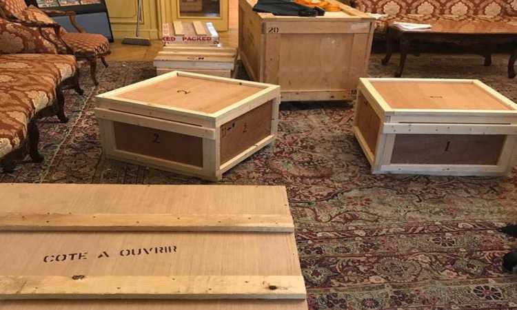 النيابة العامة تشرف على إجراءات تغليف وشحن الآثار المستردة تمهيدًا لعو