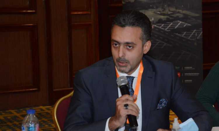 الدكتور أحمد عبد الهادى