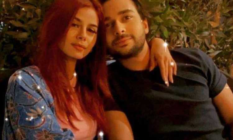 محمود المهدى زوج منة عرفة