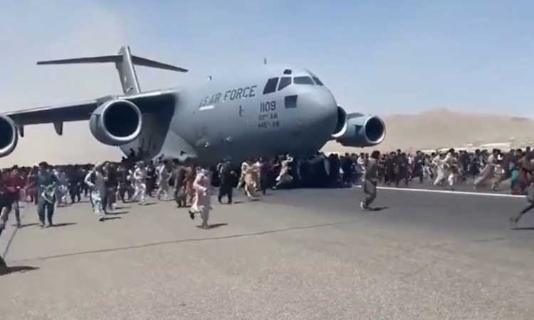 مطار كابول