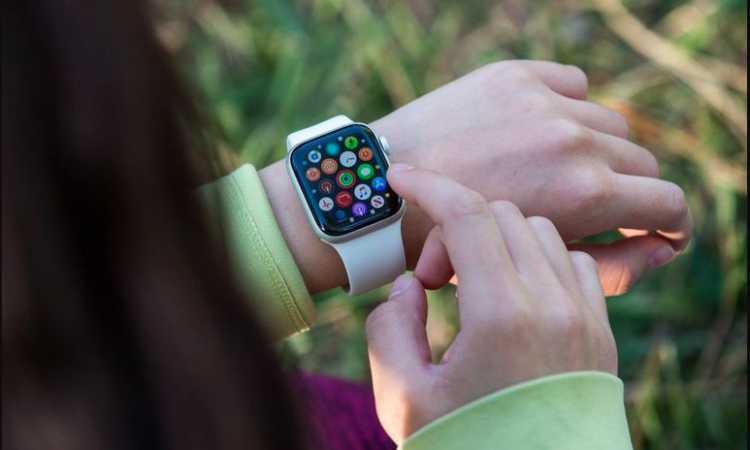 ساعة أبل Apple Watch Series 7 مع Fitness+