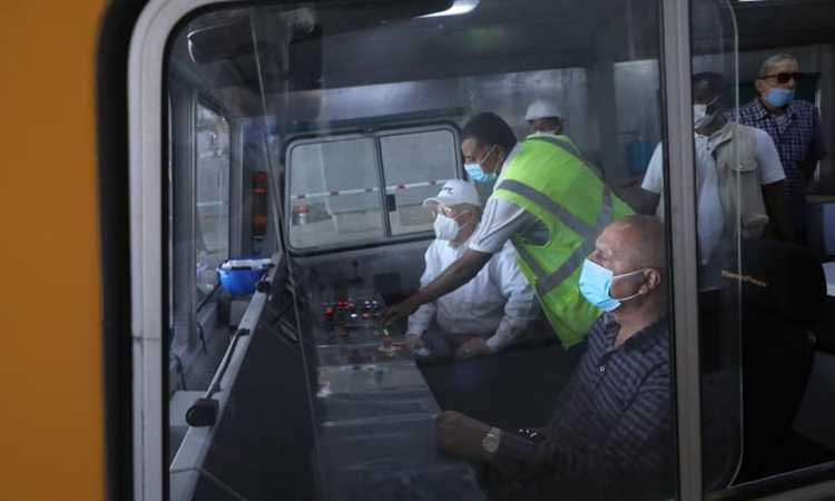 القطار الكهربائى LRT 