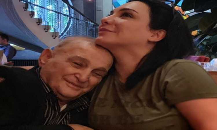 سلاف فواخرجى ووالدها