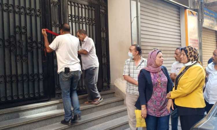إغلاق محال فى الإسكندرية