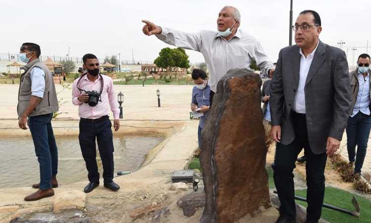 رئيس الوزراء فى الوادى الجديد