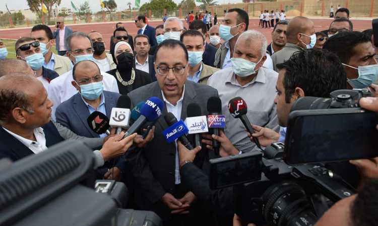 جانب من زيارة مدبولى للوادى الجديد