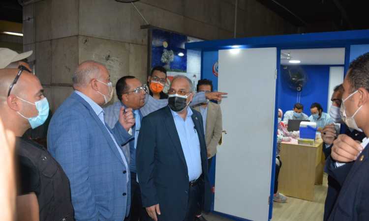جولة رئيس الشركة المصرية لإدارة وتشغيل مترو الأنفاق
