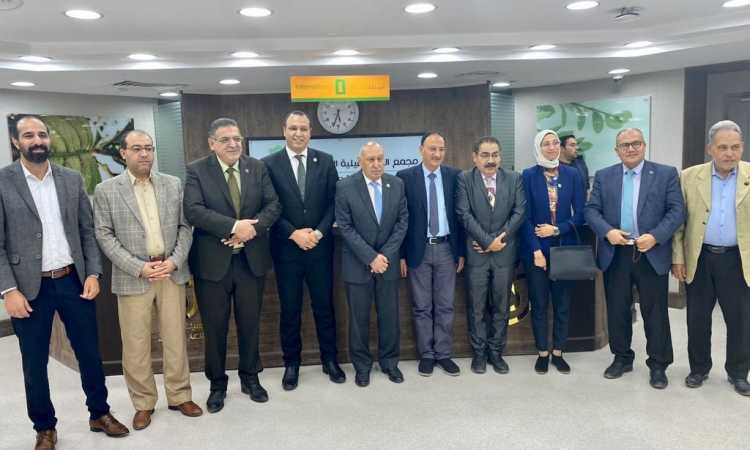 وفد برلمانى يزور مجمع الإسماعيلية الطبى بالإسماعيلية