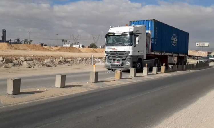 تطوير طريق السخنة بالسويس