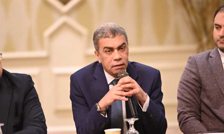 ياسر رزق