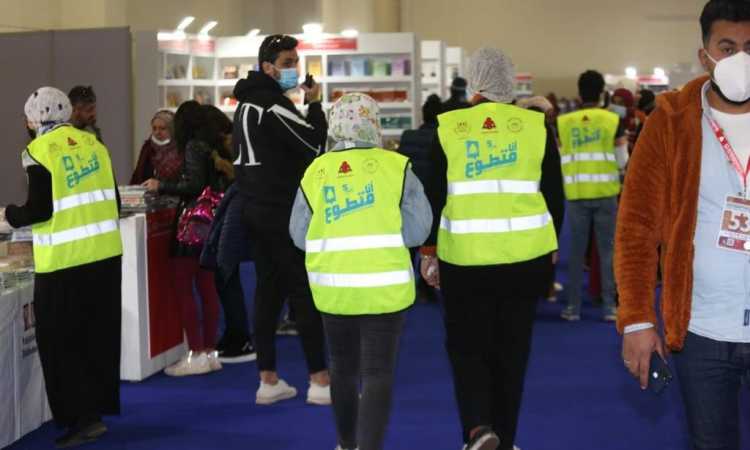 شباب المتطوعين بمعرض القاهرة الدولى للكتاب
