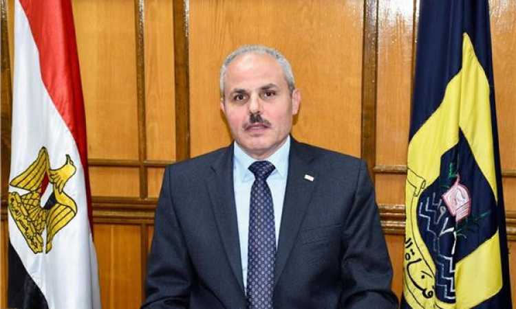 الدكتور ناصر مندور رئيس جامعة قناة السويس