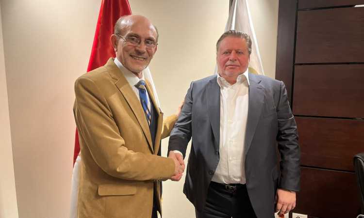 توقيع المتحدة مع محمد صبحى