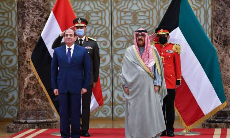 الرئيس السيسى يصل إلى الكويت