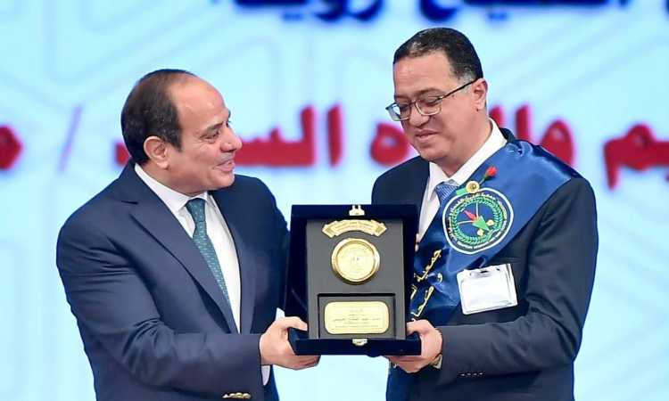 والد الشهيد فادى مدحت