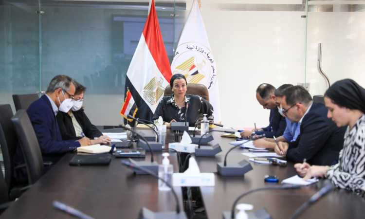 وزيرة البئية