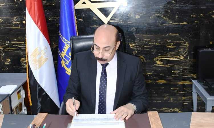 أشرف عطية محافظ أسوان