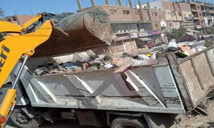 رفع القمامة والمخلفات الصلبة