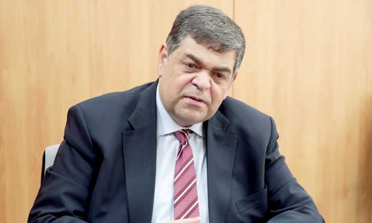 الدكتور أشرف حاتم