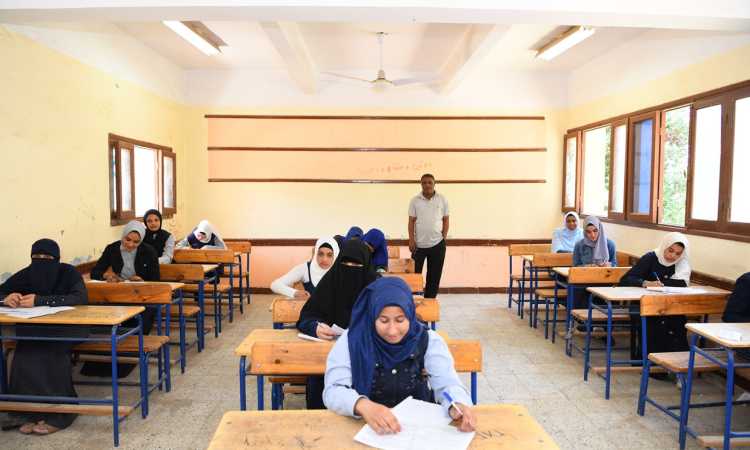 امتحانات الدبلومات