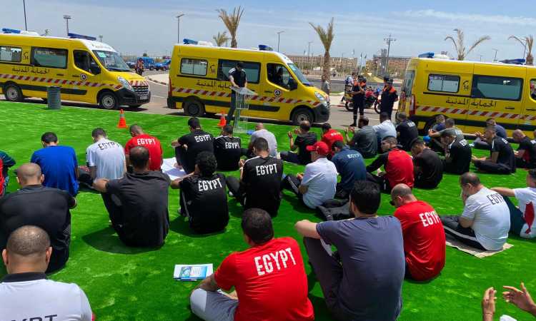 بعثة مصر تؤدى صلاة الجمعة بالجزائر