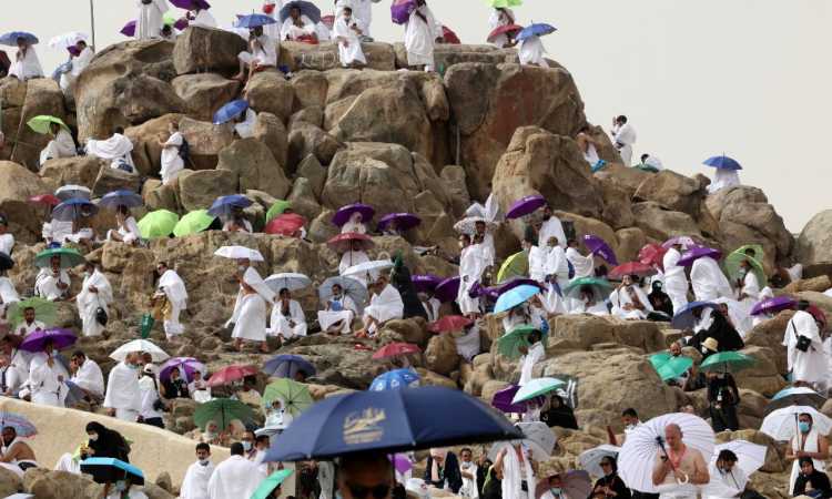 الحجاج على جبل عرفات