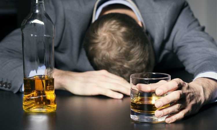 أضرار تناول الكحول