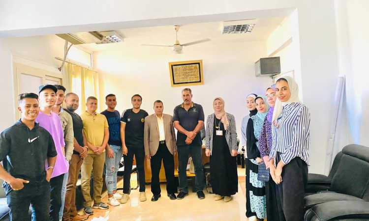 صور اللقاء