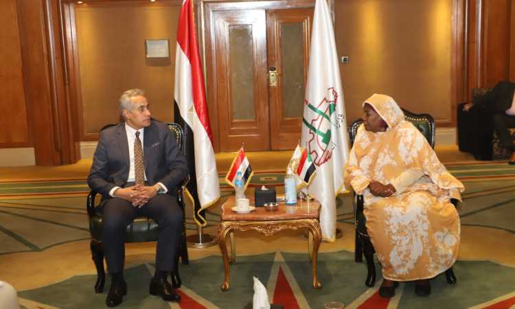 صور اللقاء