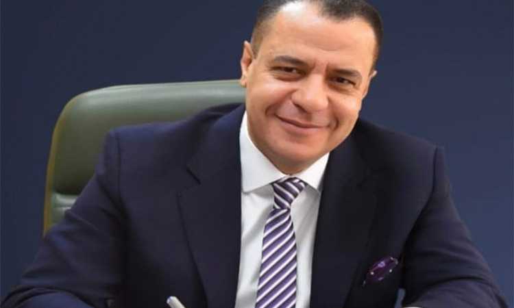 الدكتور شحاتة غريب