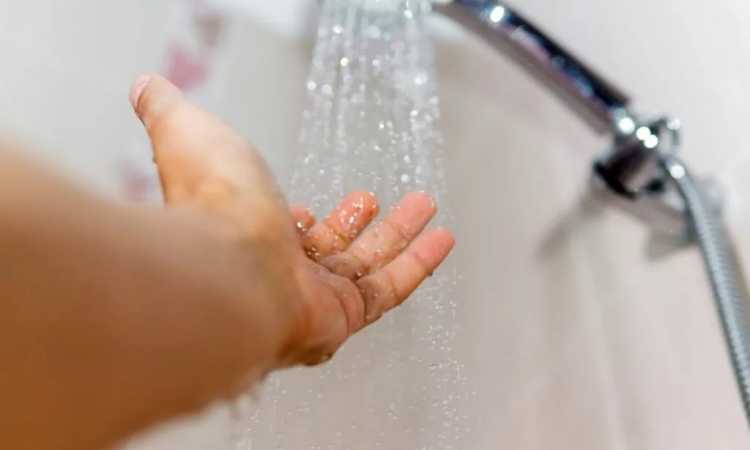 الاستحمام بالماء البارد