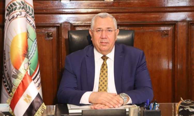 وزير الزراعة السيد القصير